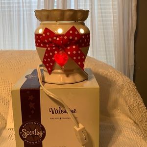 Scentsy Valentine Warmer